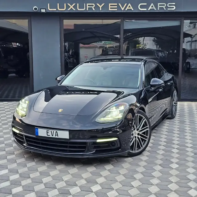 Porsche Panamera 4