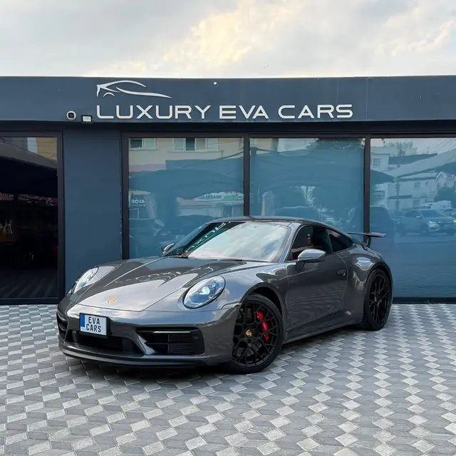 Porsche 911 Carrera 4 GTS